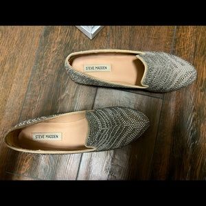 Steve Madden
Conncord Studded Flats